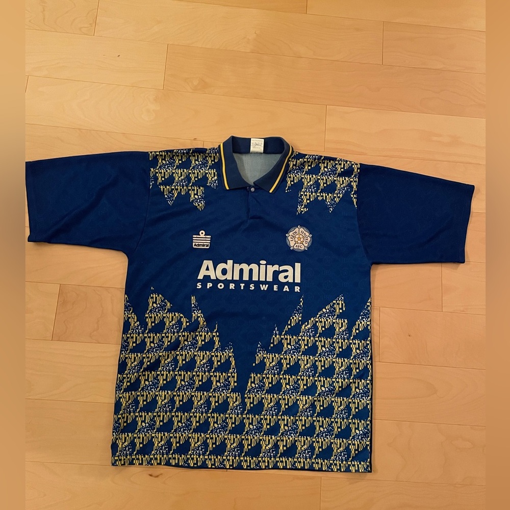 Leeds United 1992-1993 Away Jersey. Men US Size L. Very good condition